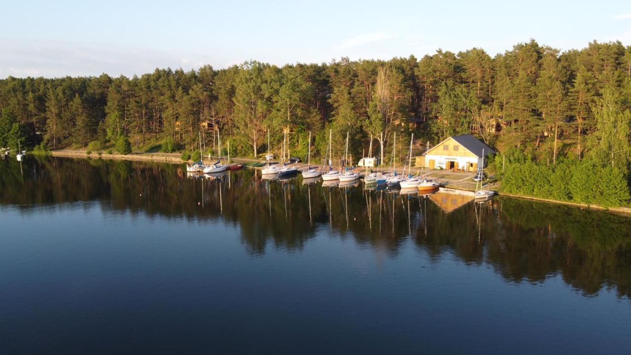 Schadzka W Dwunastce Z Widokiem Na Jezioro Borsk Buitenkant foto